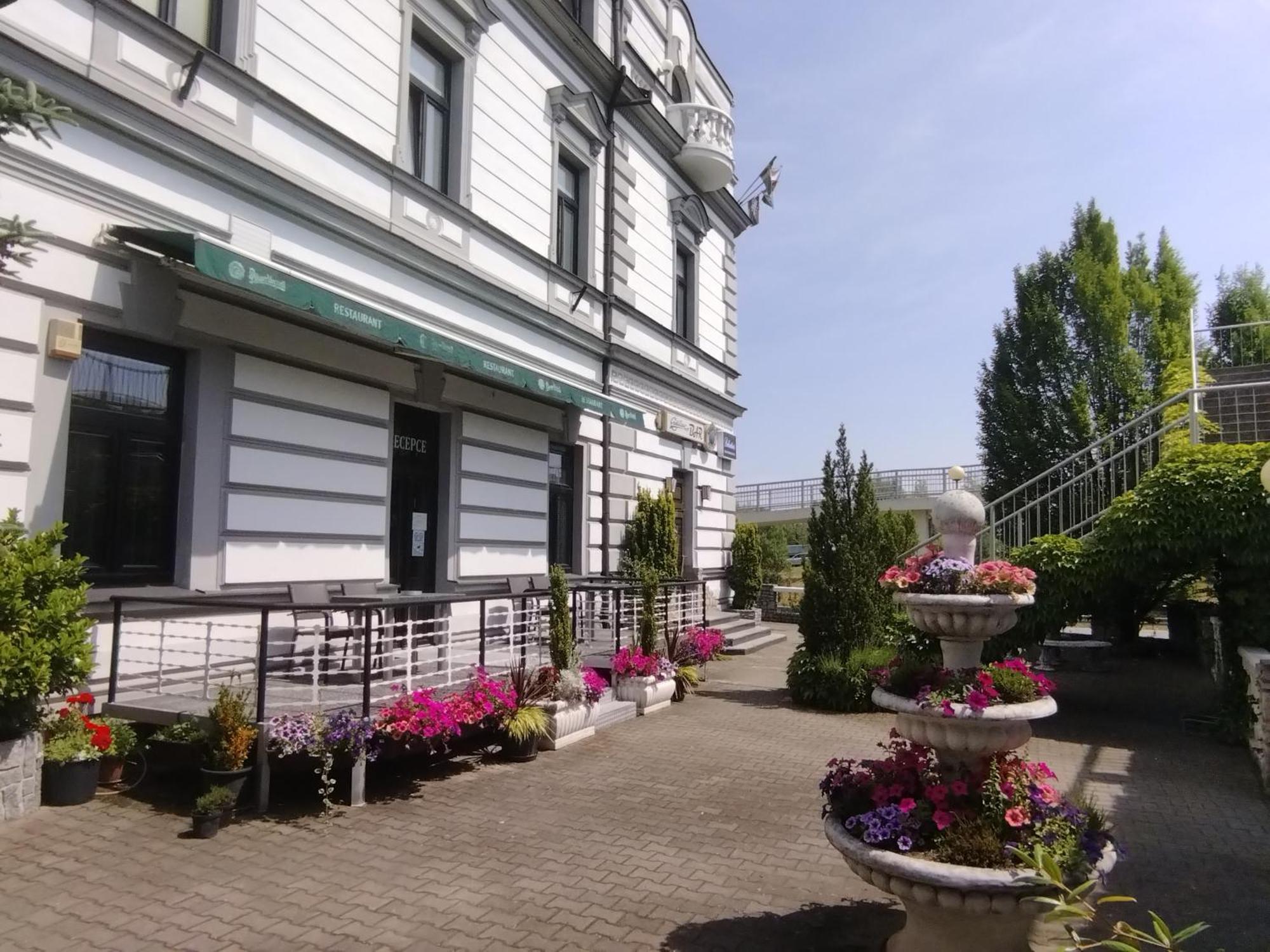 Hotel Cade Písek Exterior foto