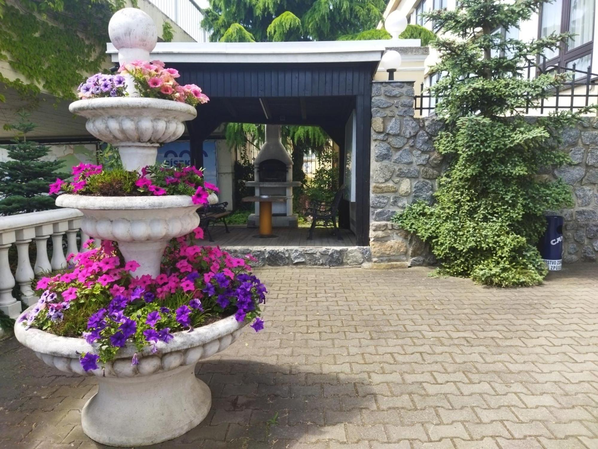 Hotel Cade Písek Exterior foto